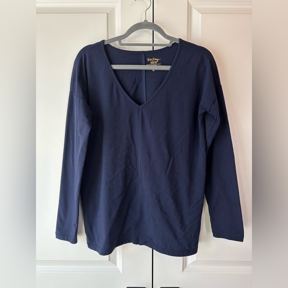 Lilly Pulitzer Tops - Lilly Pulitzer Women’s Luxletic Long Sleeve Shirt V Neck True Navy (Size S)